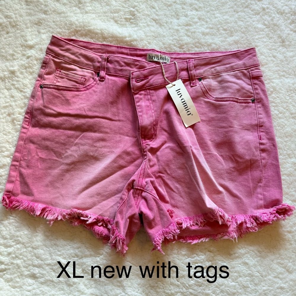Pink women’s shorts - NWT